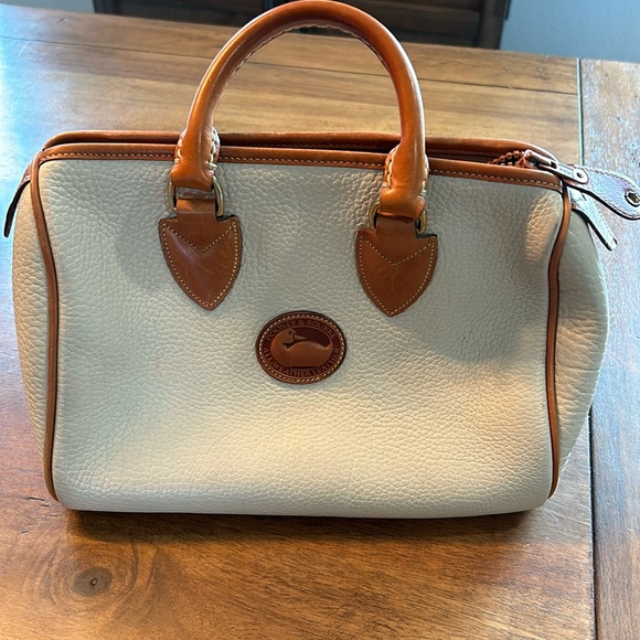 Dooney & Bourke Handbags - Rooney & Bourke Purse